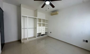 Hermosa residencia de dos plantas ubicada en una de las zonas con mayor plusvalía de Boca del Río.