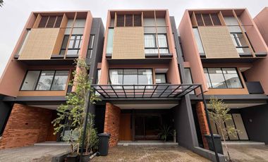 Di Jual Rumah Mewah Paling Dekat ke TB Simatupang, di Kemang Jakarta Selatan