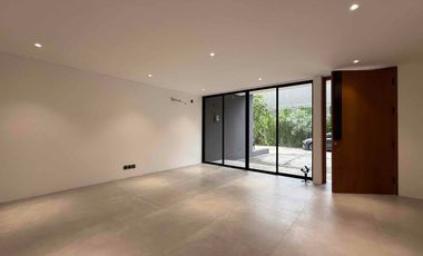 Di Jual Rumah Mewah Paling Dekat ke TB Simatupang, di Kemang Jakarta Selatan