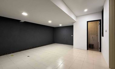 Di Jual Rumah Mewah Paling Dekat ke TB Simatupang, di Kemang Jakarta Selatan