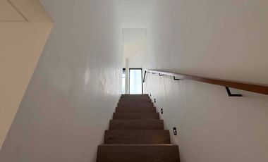 Di Jual Rumah Mewah Paling Dekat ke TB Simatupang, di Kemang Jakarta Selatan