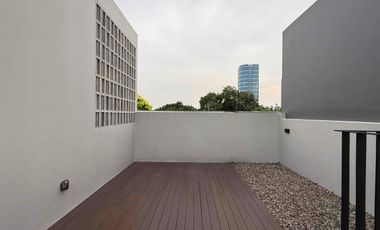 Di Jual Rumah Mewah Paling Dekat ke TB Simatupang, di Kemang Jakarta Selatan