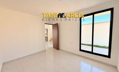 Vendo Bella Casa lista en 1 semana en Fraccionamiento Privado en Fortín, Villas Paraíso