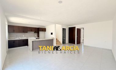 Vendo Bella Casa lista en 1 semana en Fraccionamiento Privado en Fortín, Villas Paraíso