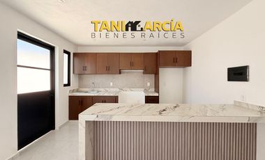 Vendo Bella Casa lista en 1 semana en Fraccionamiento Privado en Fortín, Villas Paraíso