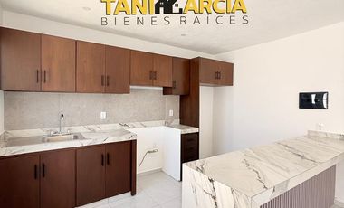 Vendo Bella Casa lista en 1 semana en Fraccionamiento Privado en Fortín, Villas Paraíso