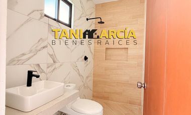 Vendo Bella Casa lista en 1 semana en Fraccionamiento Privado en Fortín, Villas Paraíso