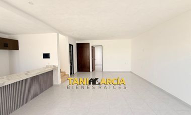 Vendo Bella Casa lista en 1 semana en Fraccionamiento Privado en Fortín, Villas Paraíso