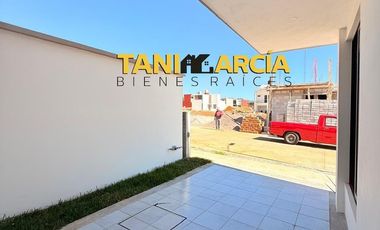Vendo Bella Casa lista en 1 semana en Fraccionamiento Privado en Fortín, Villas Paraíso