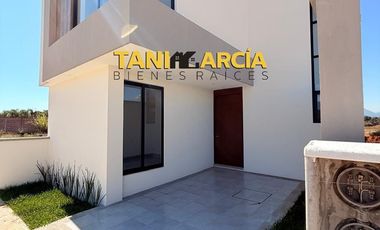 Vendo Bella Casa lista en 1 semana en Fraccionamiento Privado en Fortín, Villas Paraíso