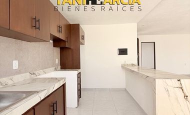 Vendo Bella Casa lista en 1 semana en Fraccionamiento Privado en Fortín, Villas Paraíso