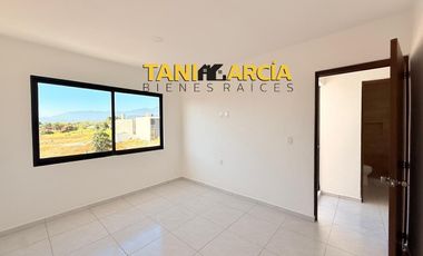 Vendo Bella Casa lista en 1 semana en Fraccionamiento Privado en Fortín, Villas Paraíso