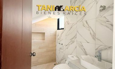 Vendo Bella Casa lista en 1 semana en Fraccionamiento Privado en Fortín, Villas Paraíso