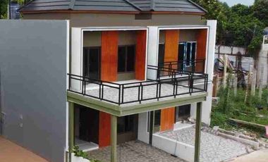 RUMAH 2 LANTAI, BALKON LUAS, AKSES JALAN LEBAR, BEBAS BANJIR, DEKAT PINTU TOL, DI TIMUR JAKARTA