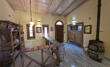 PUNTA CHACRA - VENTA !!! CASA 2 DORMITORIOS - PISCINA - QUINCHO - DEPENDENCIAS - ROLDAN