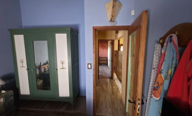 PUNTA CHACRA - VENTA !!! CASA 2 DORMITORIOS - PISCINA - QUINCHO - DEPENDENCIAS - ROLDAN