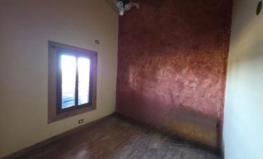 PUNTA CHACRA - VENTA !!! CASA 2 DORMITORIOS - PISCINA - QUINCHO - DEPENDENCIAS - ROLDAN