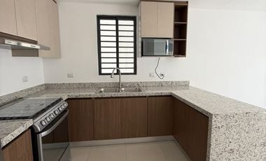 🔥 Casa en Renta en Altavia | Dominio Cumbres | Patio + Alberca | $17,500
