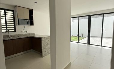 🔥 Casa en Renta en Altavia | Dominio Cumbres | Patio + Alberca | $17,500