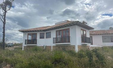 VENDO LINDA CASA  EN EL VALLE DE GONDAVA.