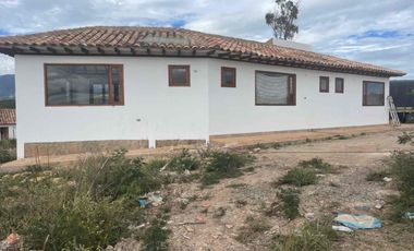 VENDO LINDA CASA  EN EL VALLE DE GONDAVA.