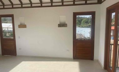 VENDO LINDA CASA  EN EL VALLE DE GONDAVA.