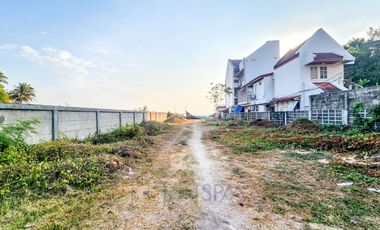 Beachfront land for sale in Soi 7, Hua Hin, in a prime location close to the town center, price 50 Million Baht