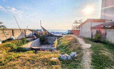 Beachfront land for sale in Soi 7, Hua Hin, in a prime location close to the town center, price 50 Million Baht