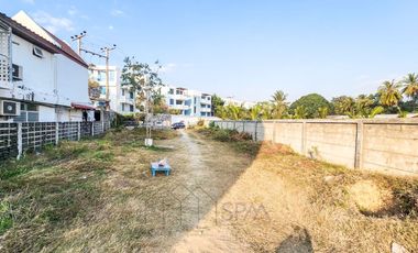 Beachfront land for sale in Soi 7, Hua Hin, in a prime location close to the town center, price 50 Million Baht