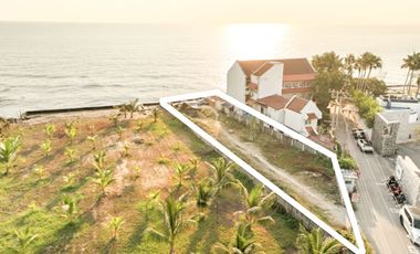 Beachfront land for sale in Soi 7, Hua Hin, in a prime location close to the town center, price 50 Million Baht