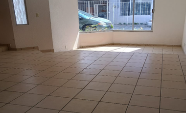 Casa en renta en San Jerónimo Chicahualco, Toluca con excelente ubicación