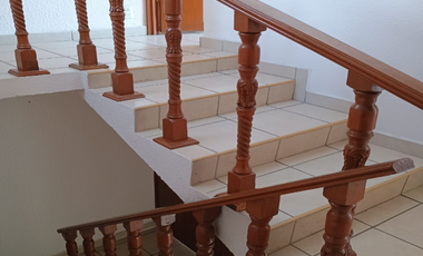 Casa en renta en San Jerónimo Chicahualco, Toluca con excelente ubicación