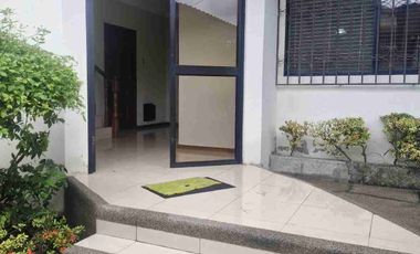 🟢ALQUILO LINDO DEPARTAMENTO PB DE 2 DORM. EN URB. COLINAS DE LOS CEIBOS - CEIBOS🟢