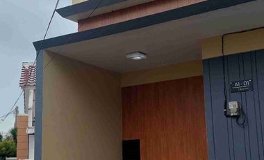 Rumah Tingkat Luas Bagus di Hook di Sawangan Village