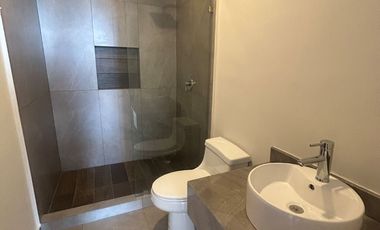 Pent House de 3 recámaras, sin muebles, en Montebello, con amenidades.