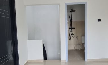 Rumah dijual Murah, 2 Lantai, Baru, Telaga Mas, 5 Menit Stasiun Bekasi