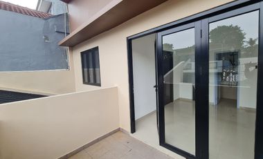 Rumah dijual Murah, 2 Lantai, Baru, Telaga Mas, 5 Menit Stasiun Bekasi