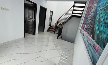 Dijual Rumah 3 Lantai Rooftop Harjamukti Cibubur Brand New House  Nempel MRT Cibubur Lokasi Strategis Dekat Pintu Tol