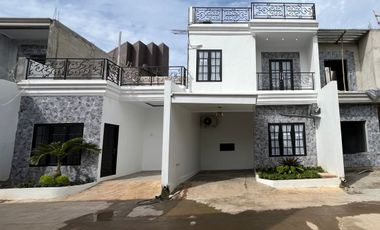 Dijual Rumah 3 Lantai Rooftop Harjamukti Cibubur Brand New House  Nempel MRT Cibubur Lokasi Strategis Dekat Pintu Tol