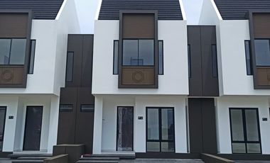 Rumah 2 lantai 4 kamar tidur di tengah kota makassar