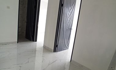 Rumah 2 lantai 4 kamar tidur di tengah kota makassar