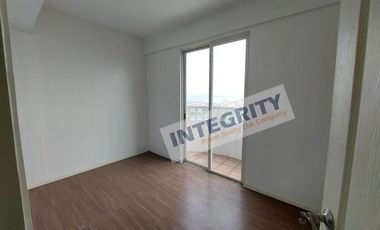 CONDO for sale IN MUNTINLUPA- LAKEFRONT