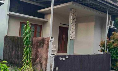 Di sewakan rumah full AC danfurnish kawasan elite gandapura kesiman