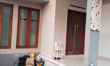 Di sewakan rumah full AC danfurnish kawasan elite gandapura kesiman