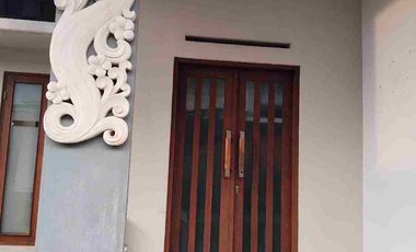 Di sewakan rumah full AC danfurnish kawasan elite gandapura kesiman