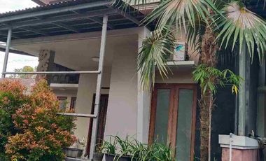 Di sewakan rumah full AC danfurnish kawasan elite gandapura kesiman
