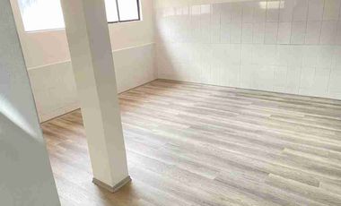 Rento Excelente Casa de 320 m2 cerca de la Shyris en el Centro Norte de Quito