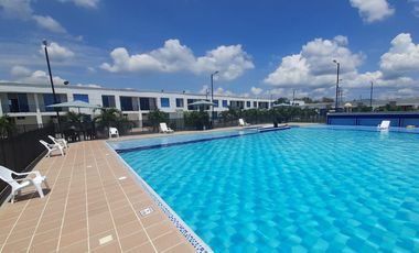 VENTA DE CASA A PUERTA CERRADA EN CONJUNTO ALTAGRACIA - FLANDES