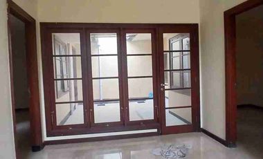 Disewakan Rumah Fullerton Citraland Surabaya