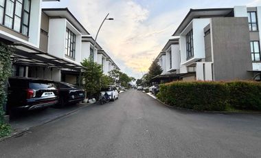 DIJUAL/DISEWAKAN RUMAH PREMIUM SEMI/FULL FURNISHED SIAP HUNI DI SEMAYANG ASYA, JGC, JAKARTA TIMUR